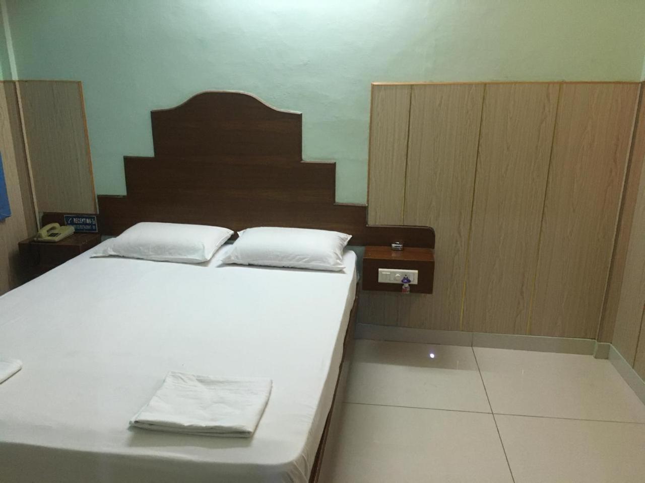 Valli Hotel Thanjavur Eksteriør billede